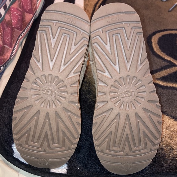 Ugg Boots - Picture 7 of 9